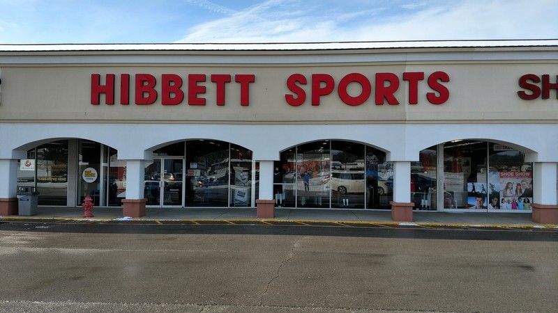 New Castle Plaza: 427-525 S Memorial Dr, New Castle, IN 47362